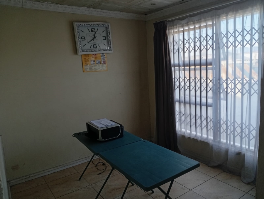 3 Bedroom Property for Sale in Umrhabulo Triangle Western Cape